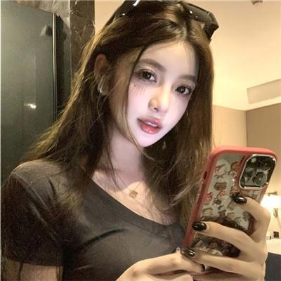 基拉•基拉丽娜海报